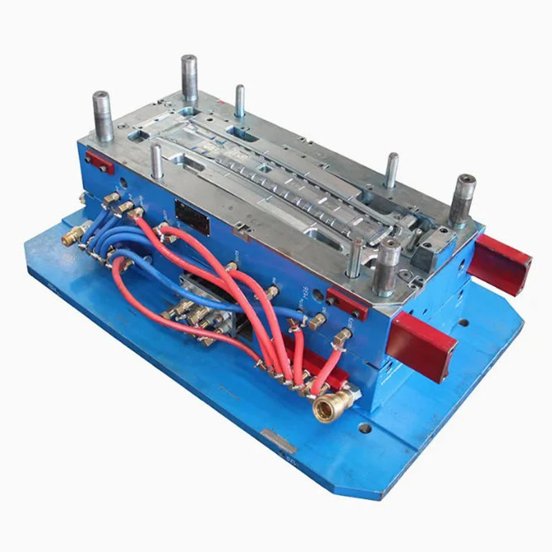 Manufacturing Plastic Injection Molding Solutions Water-Cooled Assisted Long Strip Plastic Injection Mold