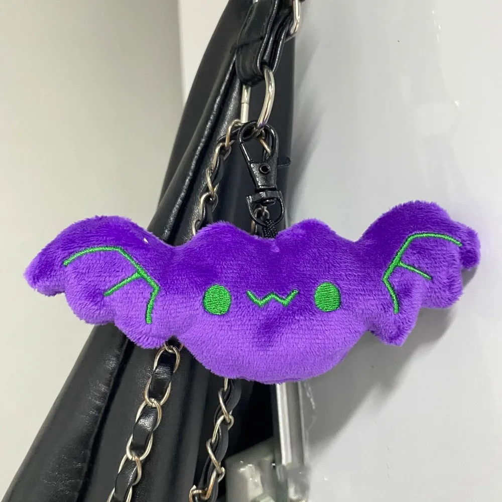 Simpatico portachiavi con pipistrello di peluche ripiene, mini ciondolo per borsa per bambola di peluche di Halloween, accessorio chiave multicolore