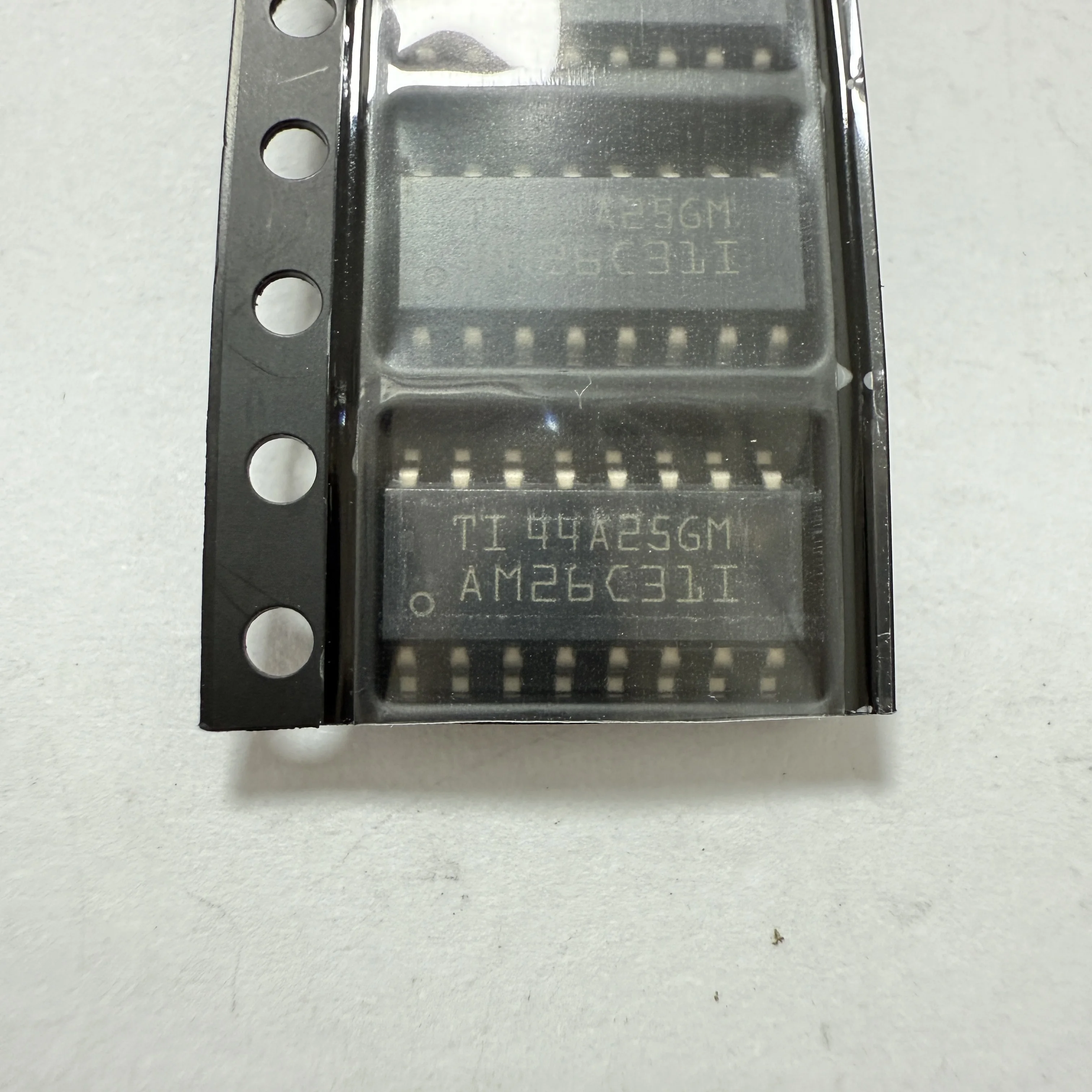 10PCS/LOT AM26C31IDR (RS-485/RS-422 ICs)