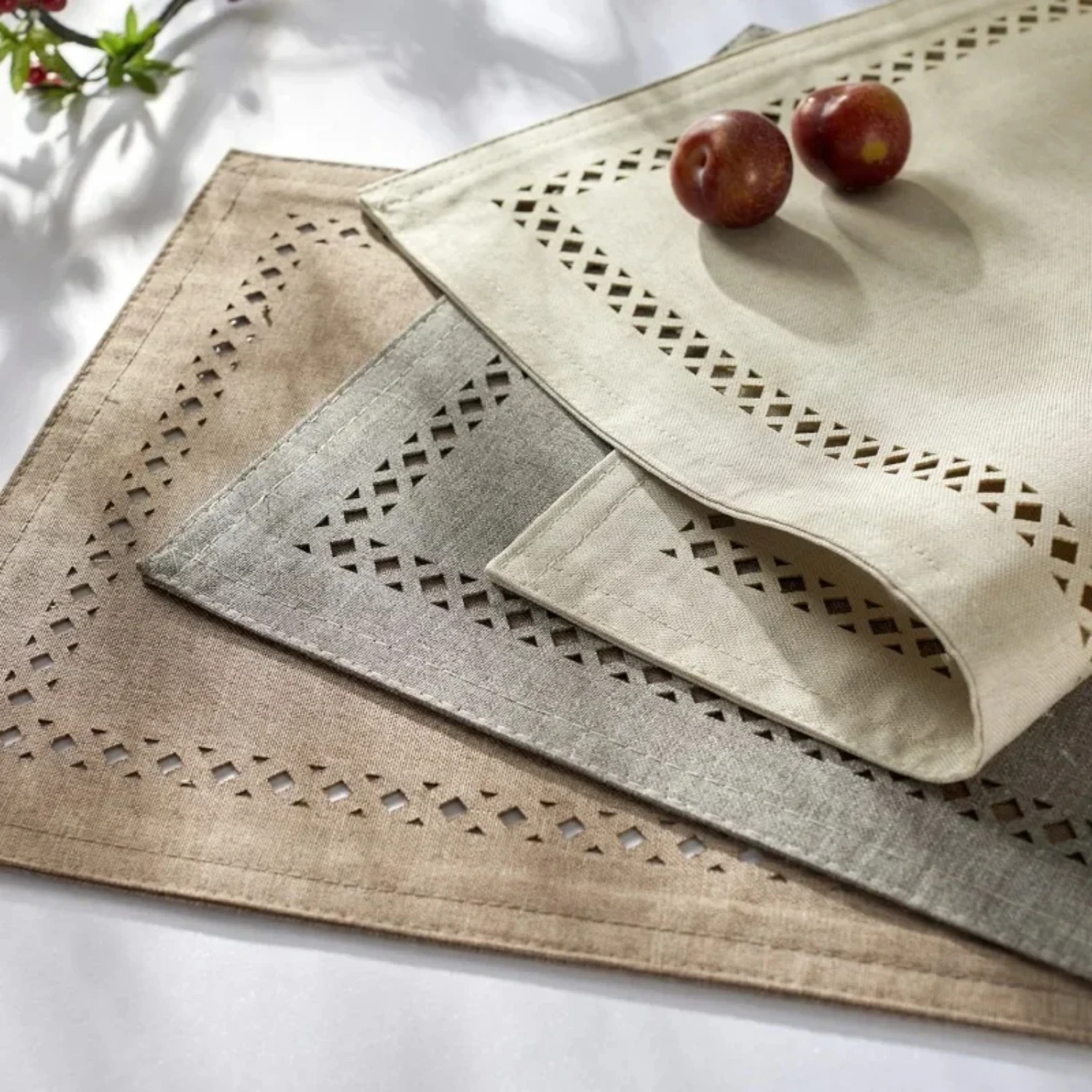 Waterproof Anti Slip Embroidered Linen Meal Mat Set of 4 with Heat Insulation and Hollow Design for Bowl Pad Coasters and Table