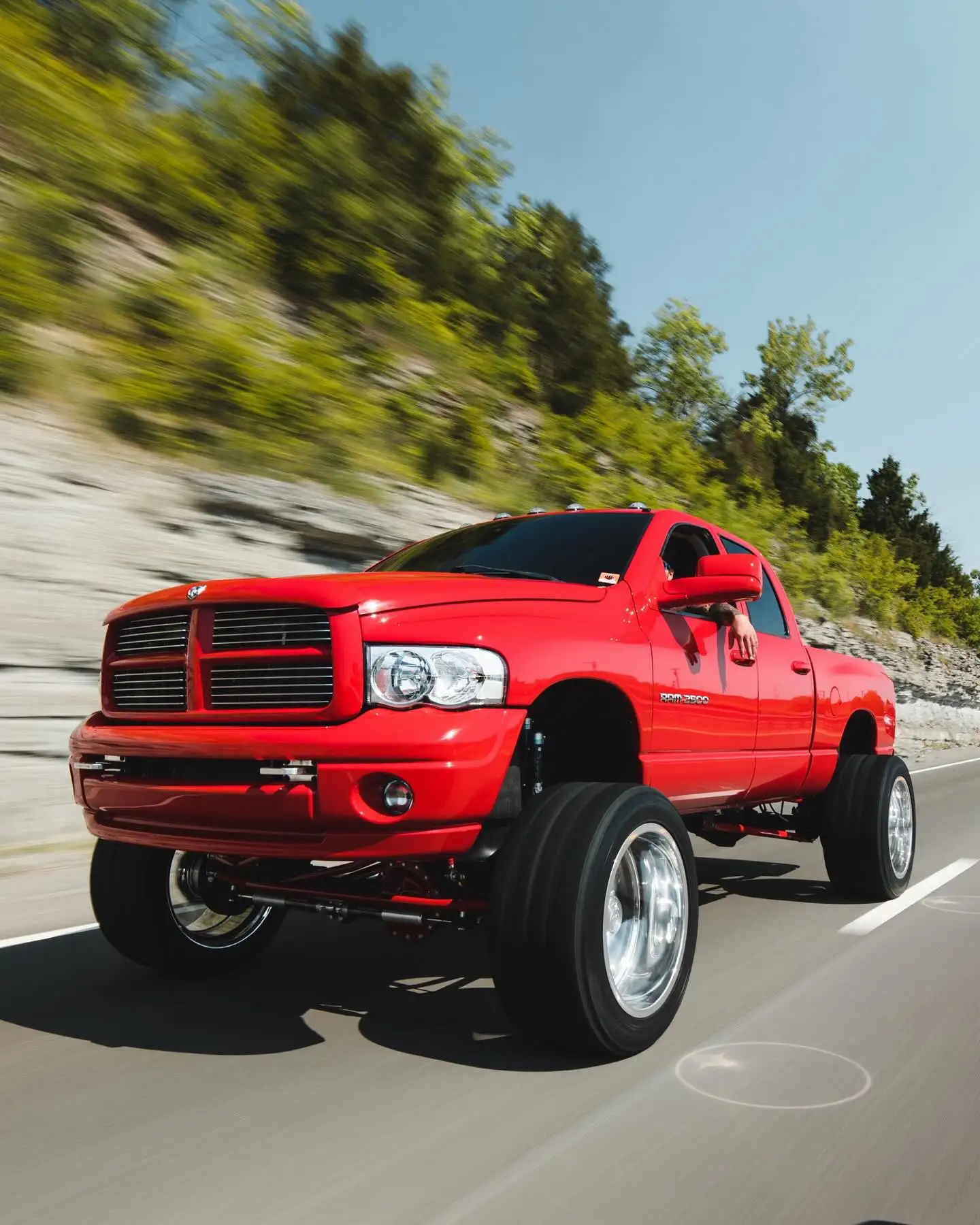 Ruote per camion lucide personalizzate Lega di alluminio forgiata 20 22 24 26 28 Serie Finitura cromata lucida per camion Dually 8 10 Nuovo