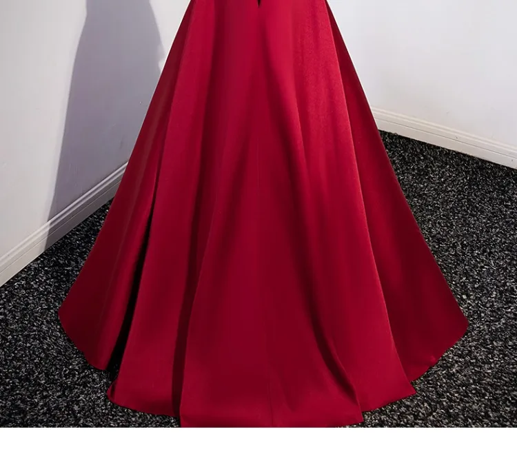 فستان حفلة موسيقية مذهل باللون العنابي - على الكتف من الساتان مع أشرطة وتفاصيل فيونكة كبيرة