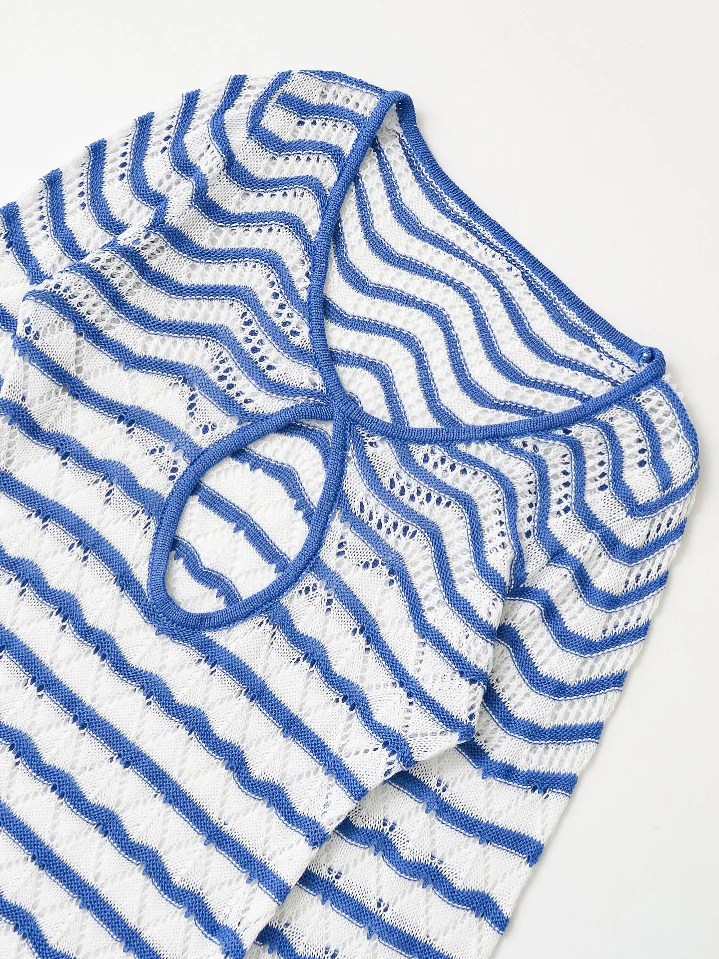 Mini abito da spiaggia in maglia con maniche a campana con scollo a V chic a righe Boho sexy, copricostume estivo da donna per le vacanze al mare