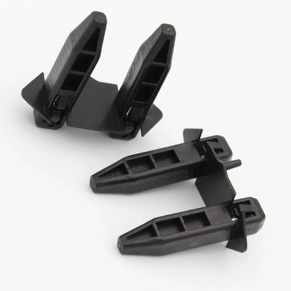2pcs Front Bumper Upper Panel Retainer Clip For Toyota RAV4 2001-2005 53145-42010 Car Replacement Accessories NEW