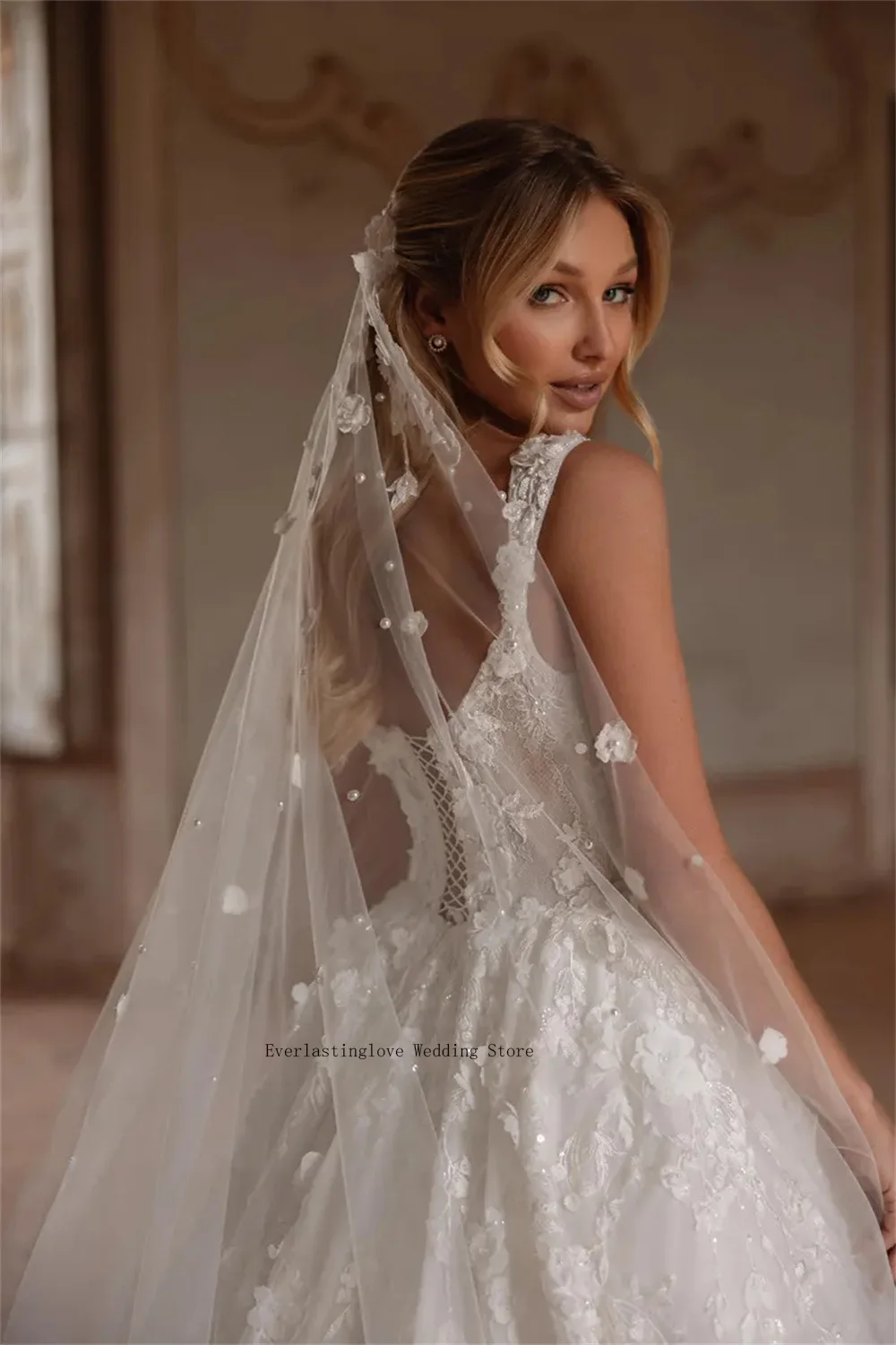 فساتين زفاف فاخرة بحمالات رفيعة على شكل قلب مزينة بالدانتيل على شكل حرف A مصنوعة حسب الطلب مشد سويب تراين 2026 فيستدو دي نويفال