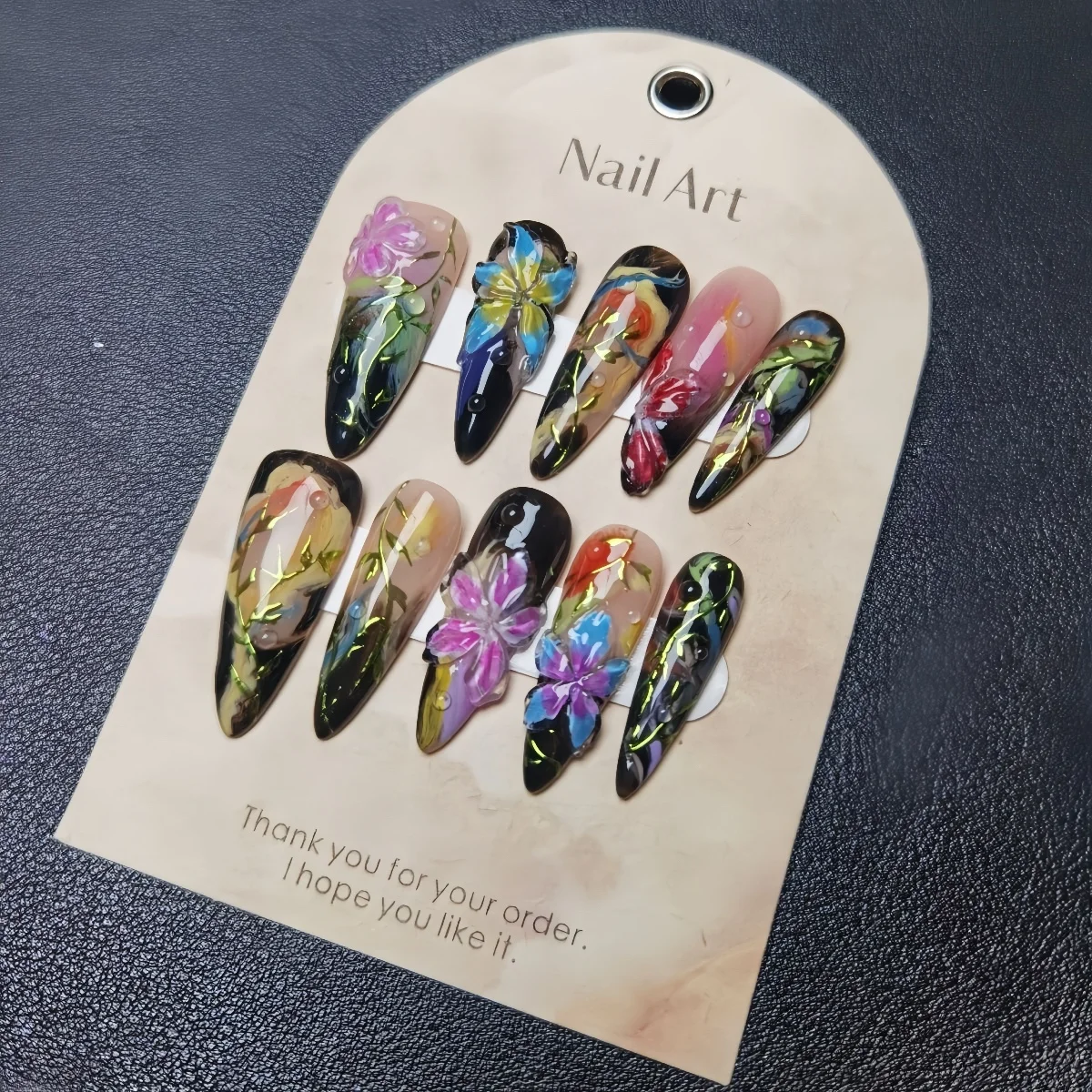 10 stuks handgemaakte manicure medium amandel nepnagels nieuwe schattige 3D beperkte nagels druk op nagels ontwerp met zelfklevende nagelvijlset