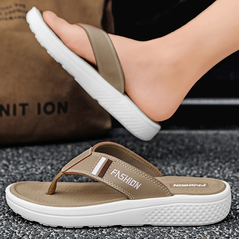 

Men's Slip-on Canvas Sports Shoes with Flat Heel One-piece Design Rubber Sole for Good Grip Breathable Durable for Outdoor Use.