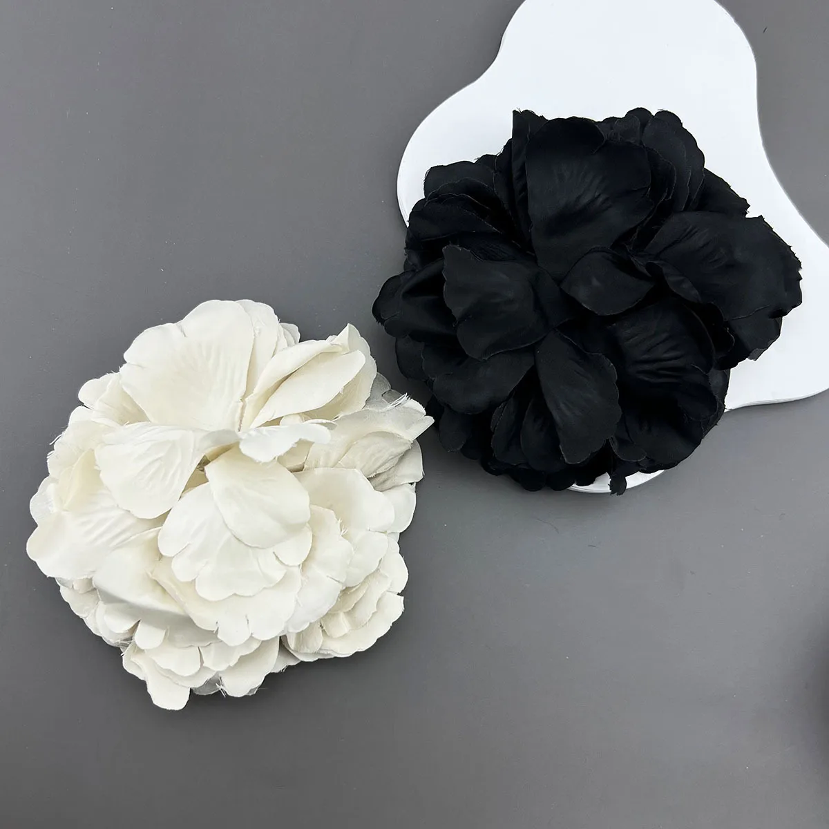 12cm Korean Handcrafted  Fabric Flower Brooch - Expertly Handcrafted Unique Corsage Clothing Accessories for Women