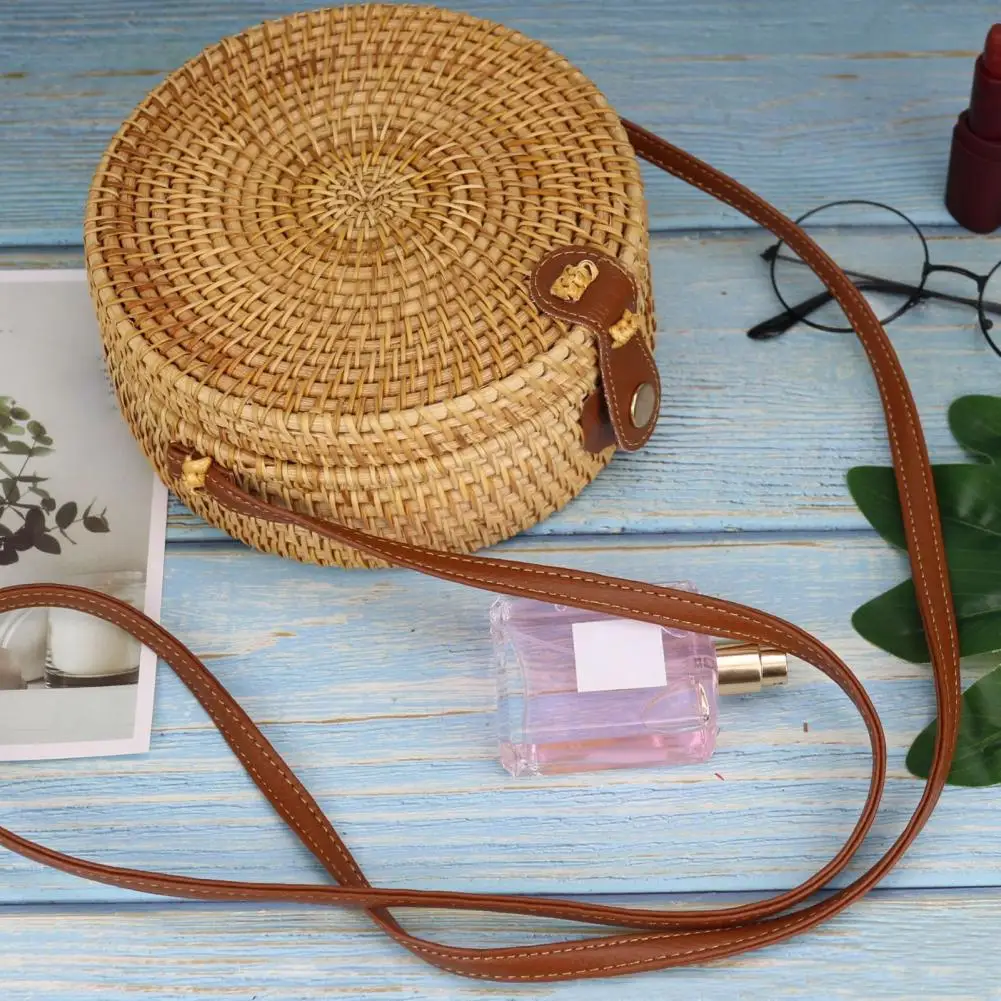 Hand gewebte runde Rattan tasche mit großer Kapazität, natürlicher, schicker Reise bote mit Schulter gurt für Frauen