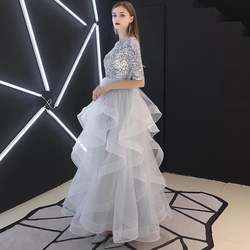 2023 Neues silbergraues Party-Abendkleid mit hochwertigem Glitzer-Kleid mit mittellangen Ärmeln und bauschigem Host-Klavier-Performance-Kleid