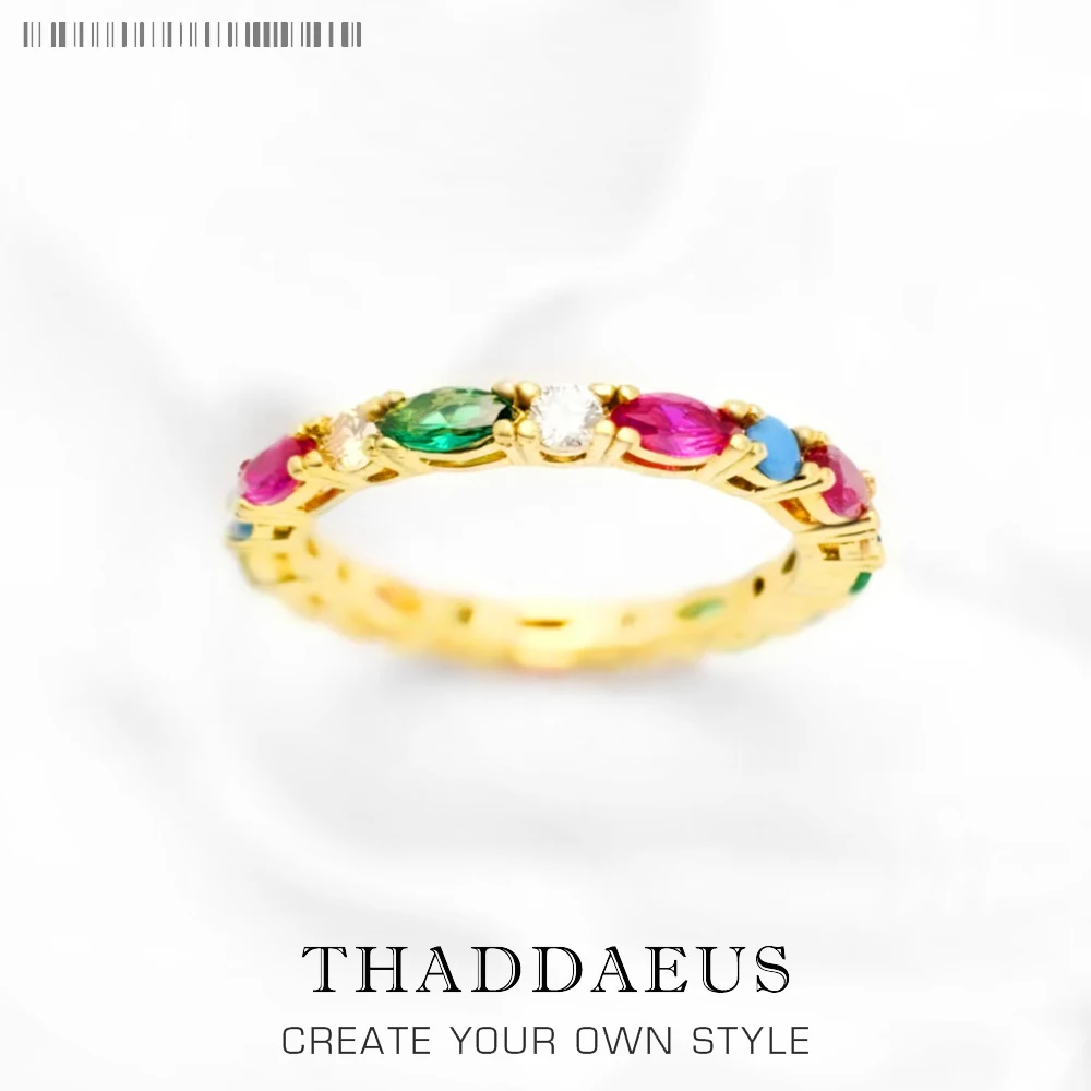 

Женское кольцо из серебра 925 пробы с блестящими камнями