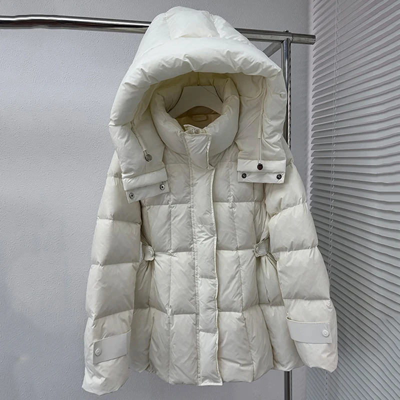 Nuovo cappotto invernale con cappuccio alla moda e versatile Piumino caldo di media lunghezza da donna attillato e ampio