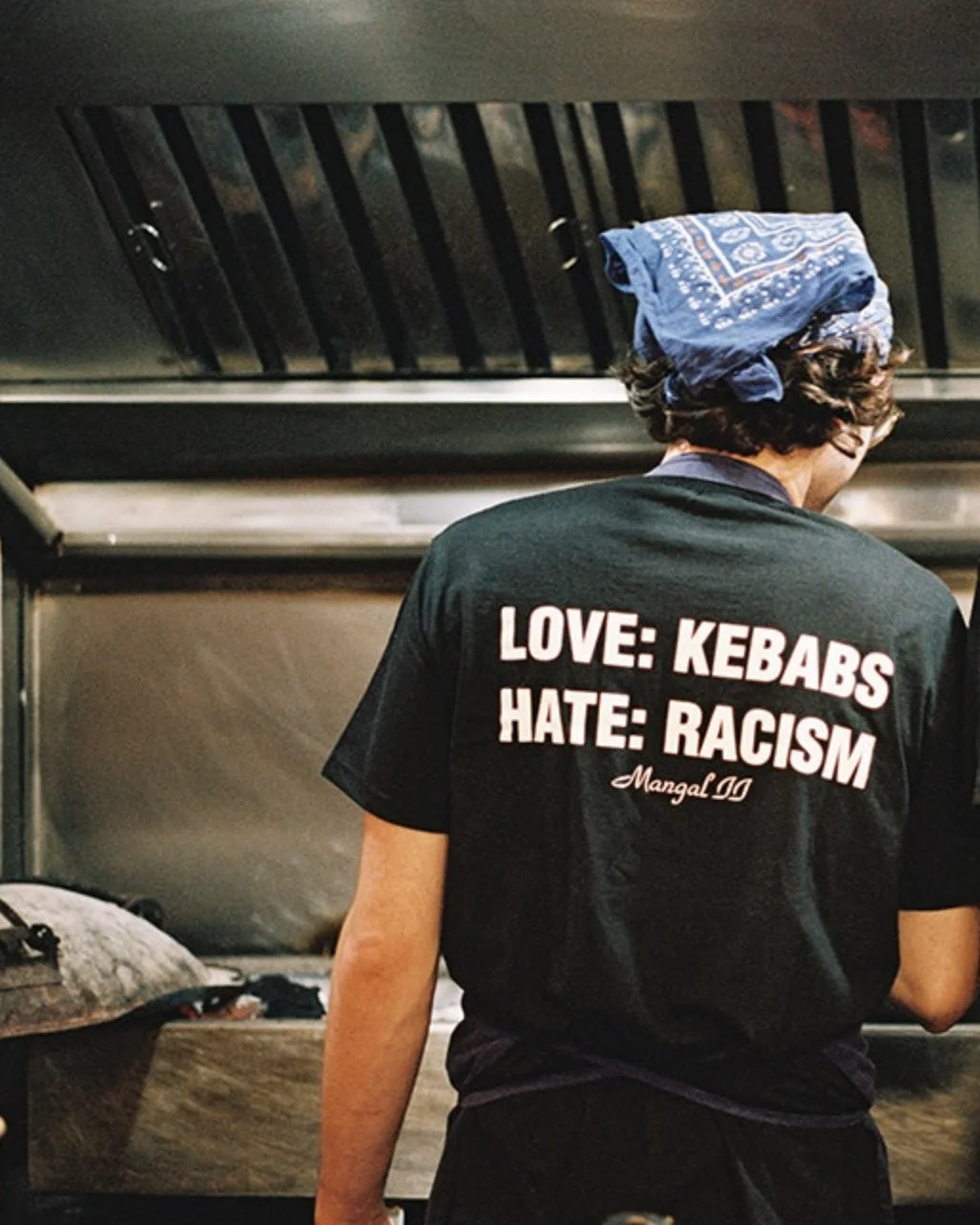 LOVE KEBABS HATE RACISM Printed T-shirt Y2K Fashion T-shirt Harajuku Hip-Hop Round Neck T-shirt Casual Loose Streetwear Unisex