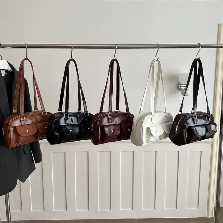 Trendy Large Capacity Women's Shoulder Handbag Retro College Style Underarm Bag Fashionable Tote Bag for 2026 Spring Season
