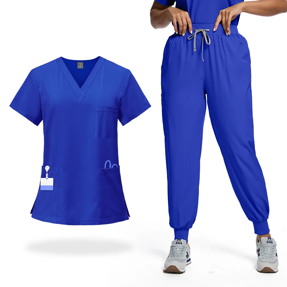 Gommages clinicien imprimés chic : ensemble de gommage fendu pour femmes Slim-Fit |   Uniforme dentaire boutique pour la beauté professionnelle et les soins bucco-dentaires