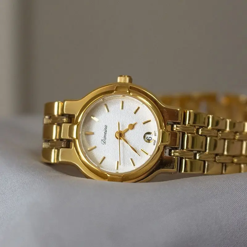 Elegant women's wristwatch, vintage-style steel strap, calendar watch, fashionable quartz watch, a perfect gift for women.