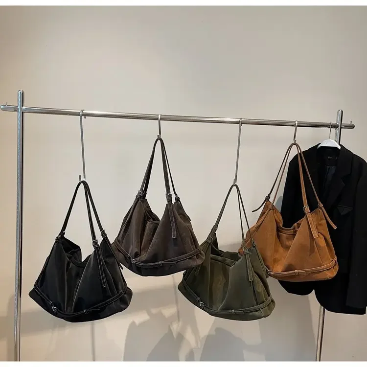 CEEKAY Damen Hobo-Tasche, dunkelbraun, Wildleder-Textur, große Schulterhandtasche, seitliches Schnallendetail, Reißverschluss, für den täglichen Pendelverkehr, lässig – Detail 6