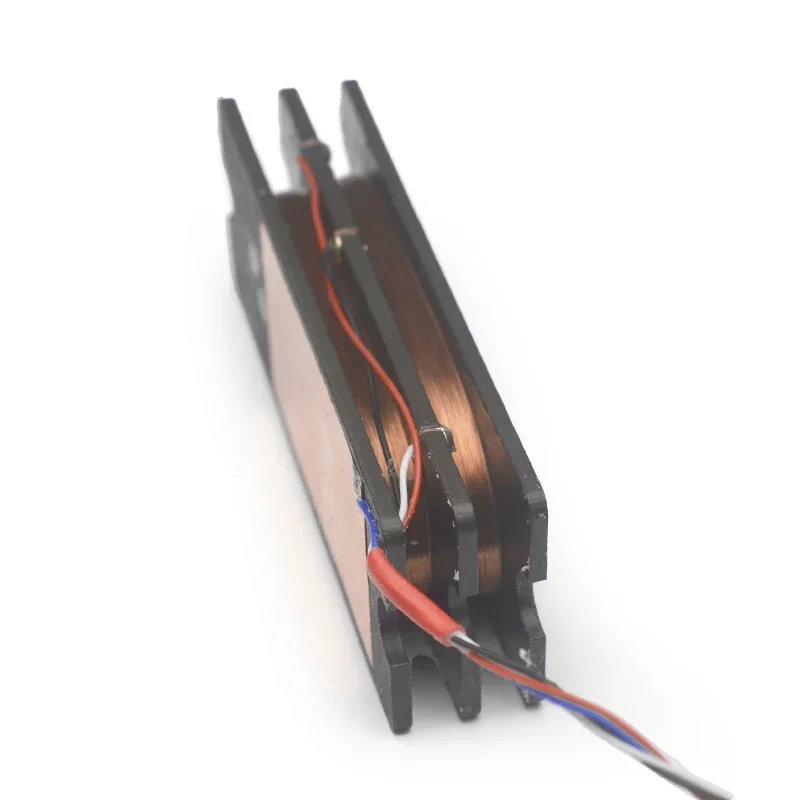 

4 String Bass Alnico 5 Stacked Humbucker with Staged Polepiece Noise Reduction 17/18.3MM 4 Conduct Output Split Coil Bass Parts