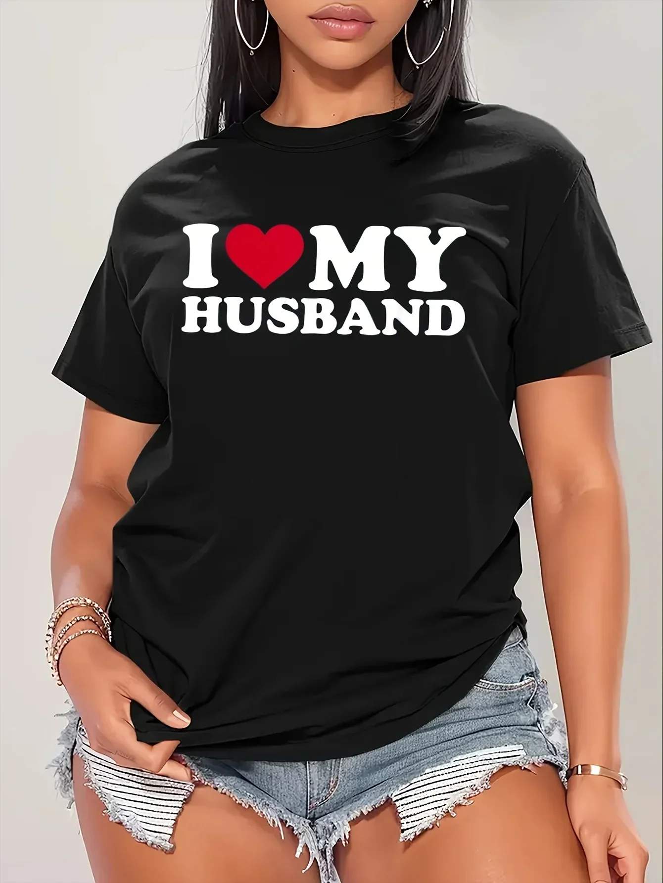 Stretch Crew Neck Top for Chic Summer Style Women's Easy-Care Heart Husband Print Comfy