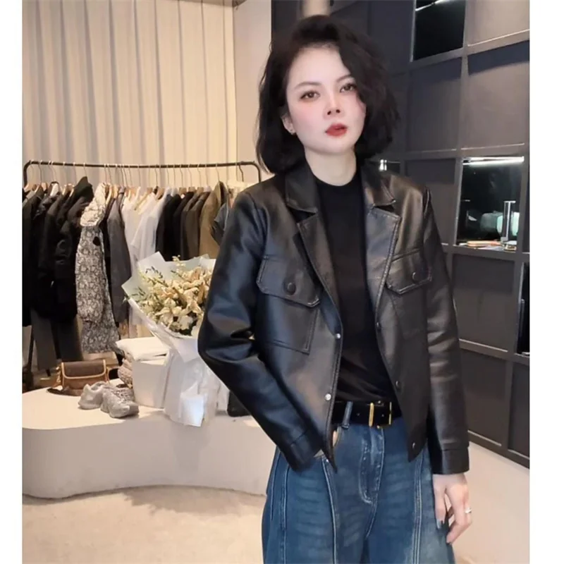 Veste en cuir de mode femmes nouveau 2025 printemps automne veste de costume en cuir moto manteau en cuir court vêtements de dessus pour femmes