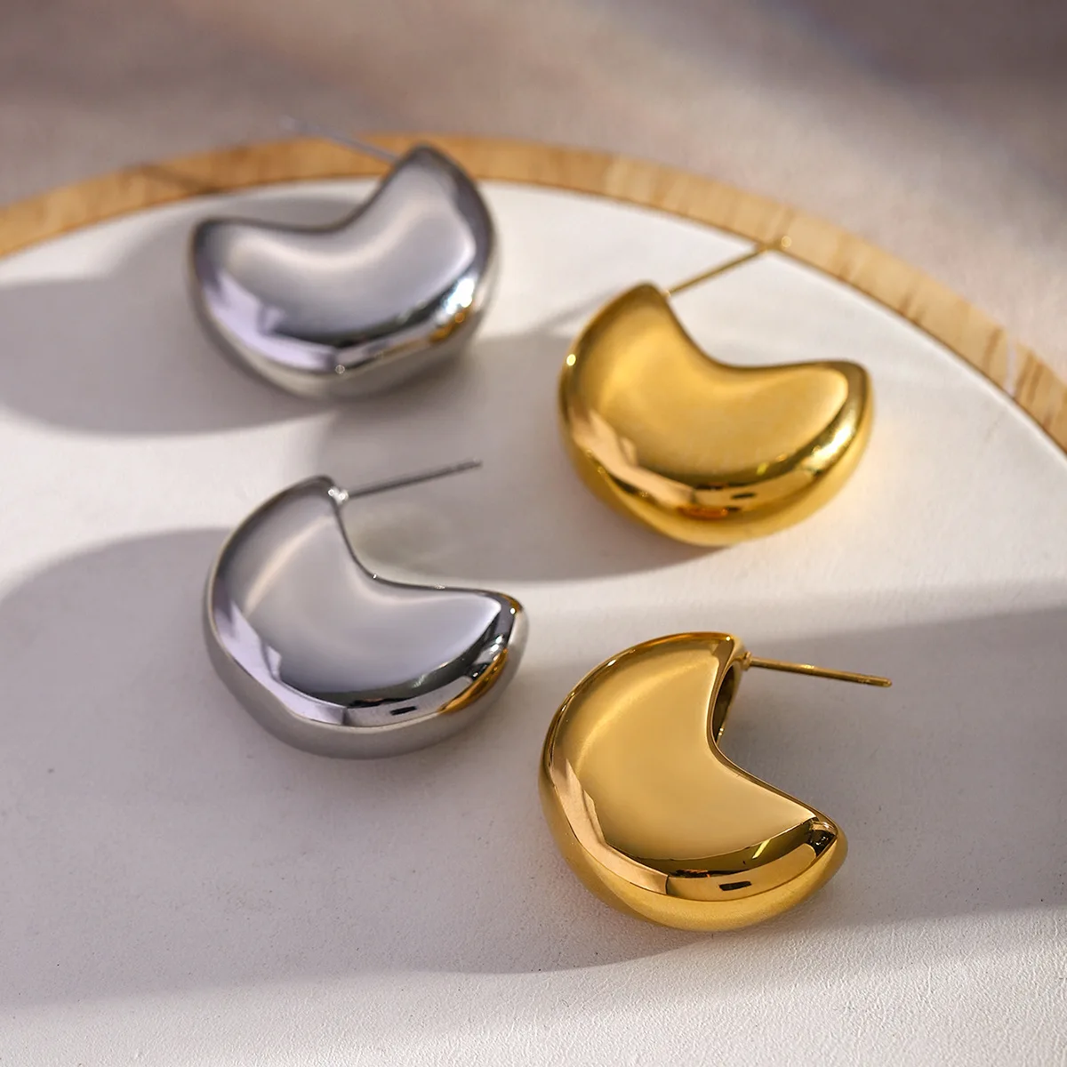 PRISCA | Stainless Steel Moon Earrings for Women. Smooth Metal.1Pair.Gold Document.Minimalism.Office Lady Gifts.Fashion 2024