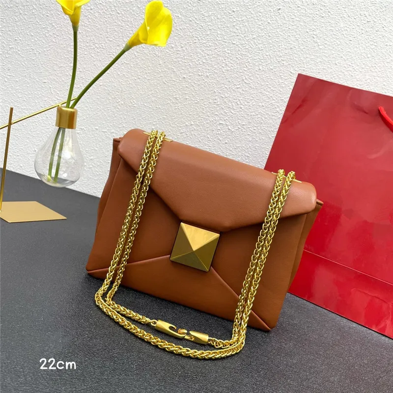 2023 Large Rivet Chain Small Square Bag Fashion One Shoulder Large Capacity Hand-held Diagonal Bag Top Brand Luxury Women\'s Bag