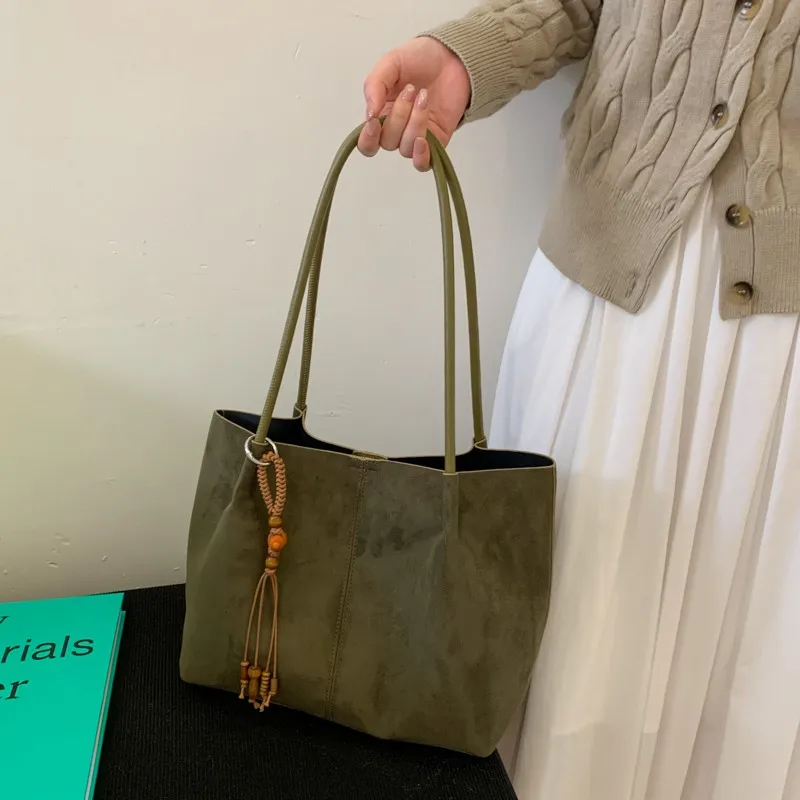 

Стильный дизайн, однотонные сумки-тоут из искусственной замши в стиле ретро, 2026, высококачественные изысканные квадратные сумки на плечо подмышками для женщин