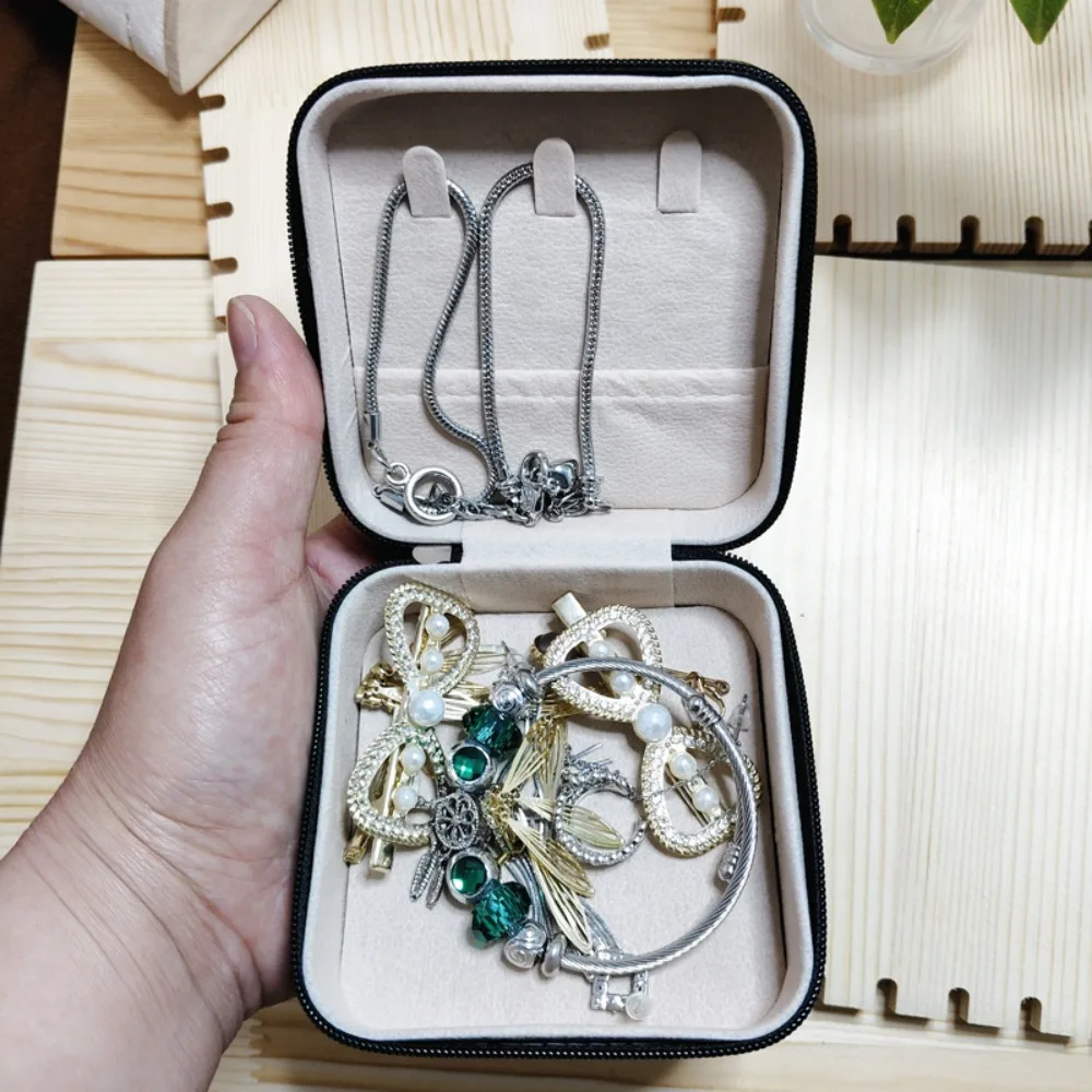 

Exquisite Embroidered Jewelry Box Chinese Style Storage Case Trinkets Storage Organizer Portable Display Box Gift Packaging Box