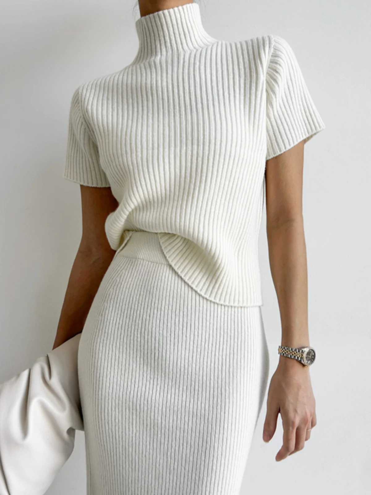 

Chic High Ne ort Sve Knitted Top with High Waist Slit Skirt Set for Women Faionable Versatile Winter Outfit