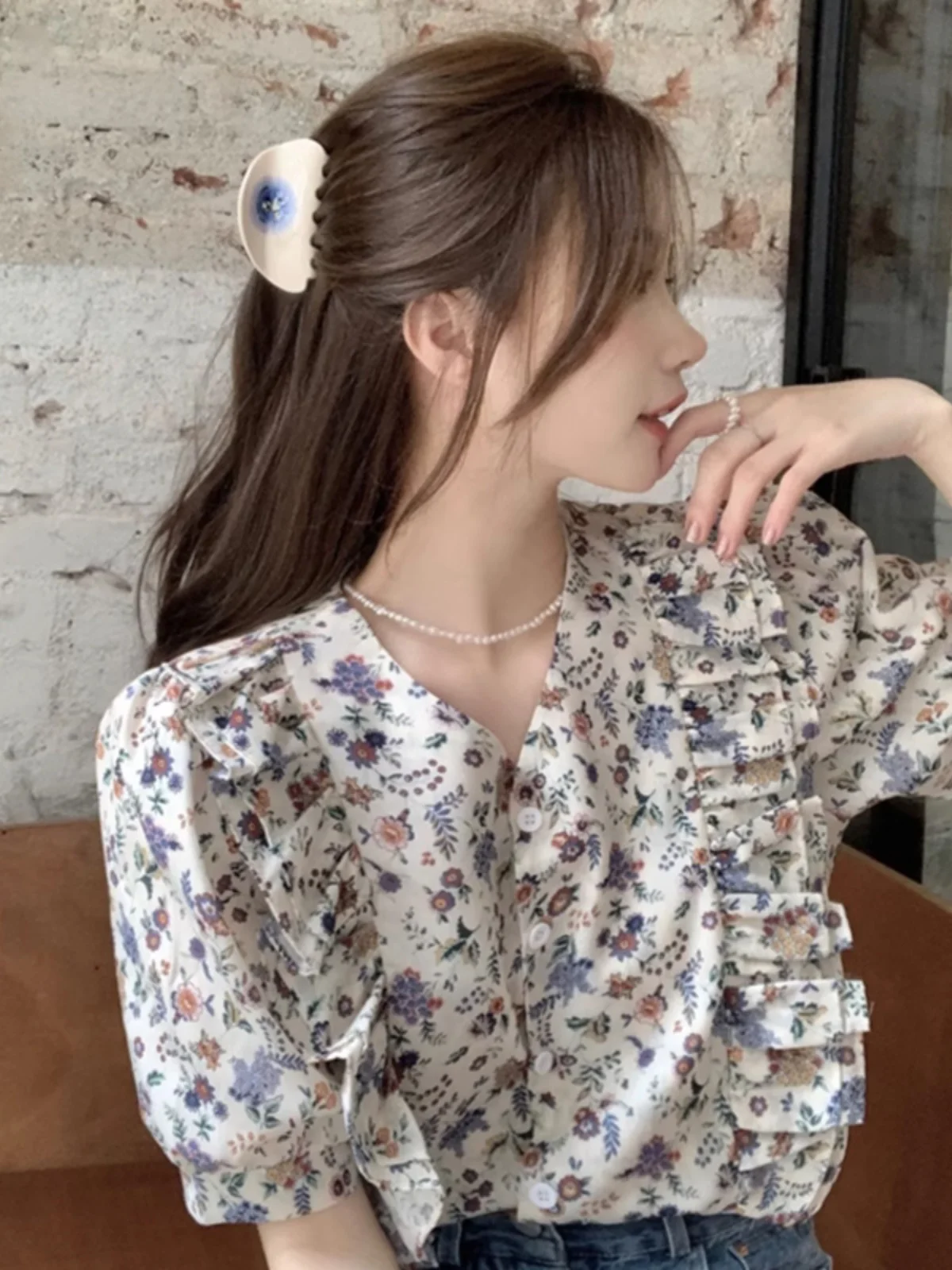 قميص نسائي بأكمام قصيرة ورقبة على شكل حرف v مطبوع عليه زهور، أنيق صيفي عتيق، نمط حلو، أكمام فقاعية، فضفاض، نمط كوري للتنقل