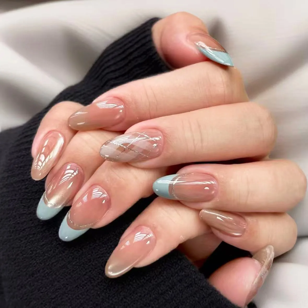 30pcs Blue French Tip Press On Nails Silver Plaid Line Cat Eye Fake Nail Glossy Short Almond False Nail for Women&Gril Nail Art