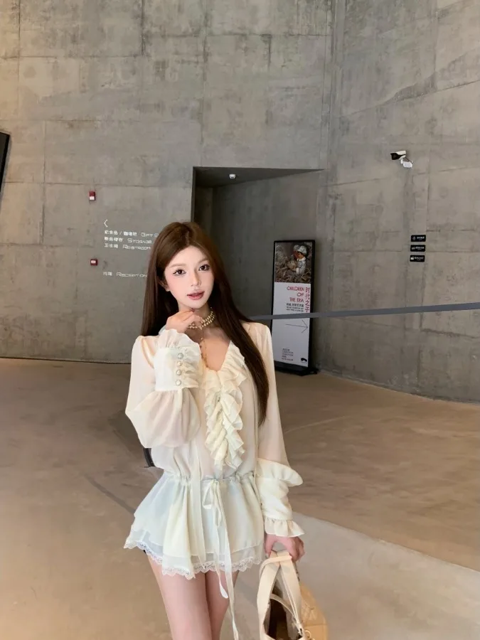 

Элегантная женская блузка из шифона с V-образным вырезом, приталенная, с длинным рукавом, кружевной отделкой, в дворцовом стиле, с рукавами-колокол, весенняя мода