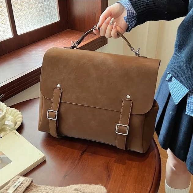 

2025 New Crossbody Bag for Women Luxury Designer Tote Bag with Large Capacity Lightweight Commuter Sand Texture Handbag