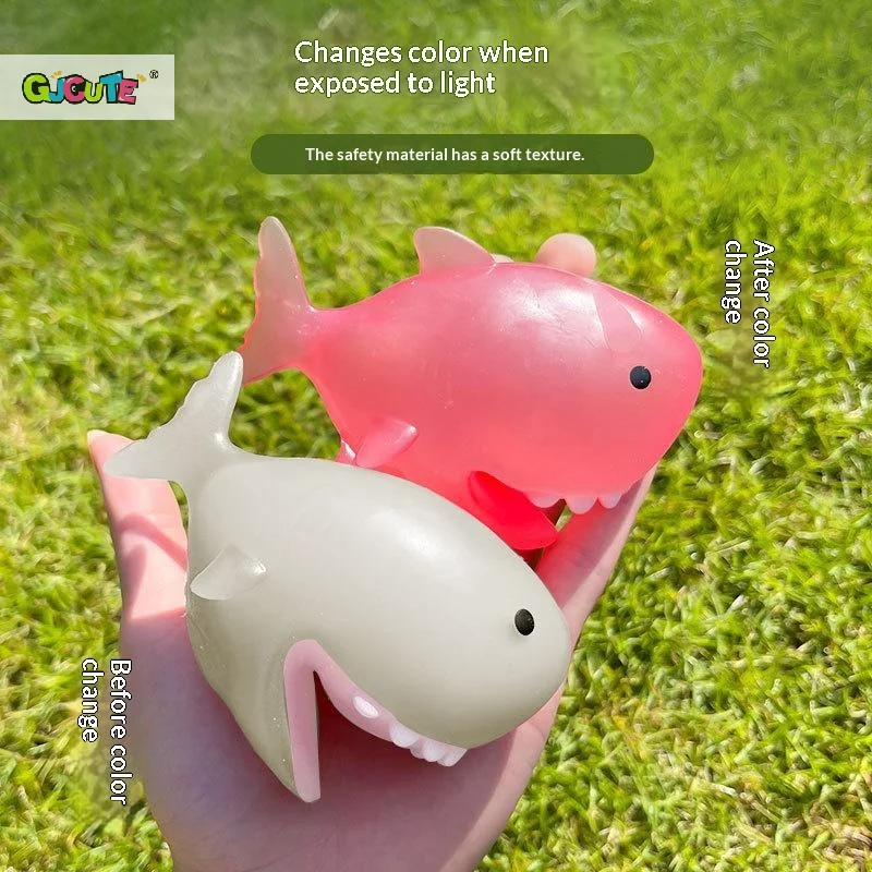 Soft And Cute Color-Changing Shark Squeeze Soft Toy Fun Novelty Shark Toy Pinch Toy That Changes Color When Exposed To Sunlight