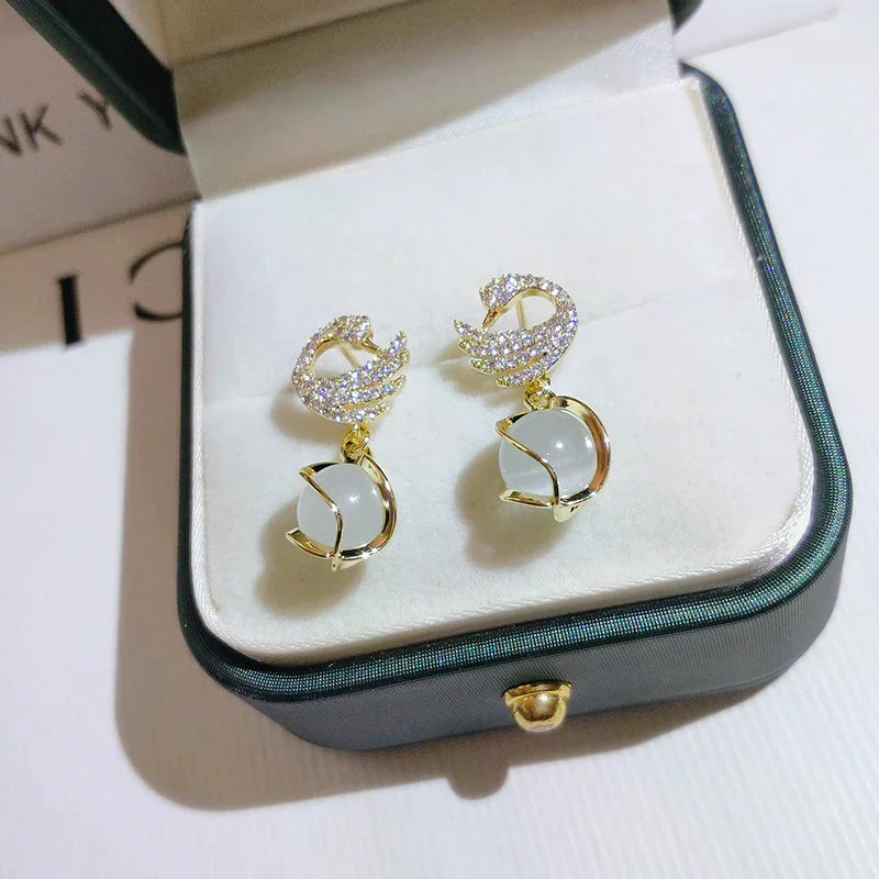 Fashion Sparkling Swan Crystal Swan Drop Pendant Earrings Women Exquisite Sweet Temperament Girls Jewelry