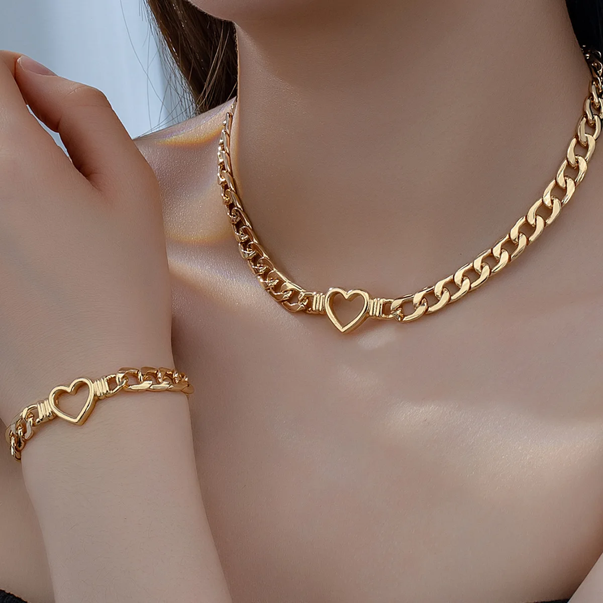 Minimalist Heart Shape Hollow Collarbone Chain Bracelet Set For Women Holiday Party Gift Fashion Jewelry CS009