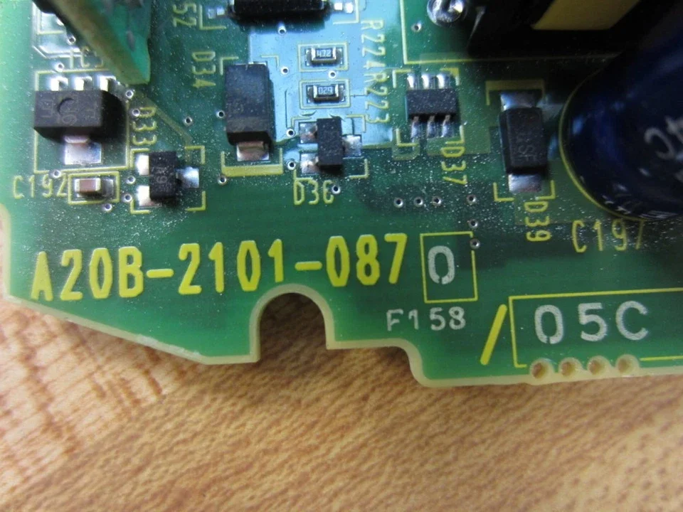

Б/у плата A20B-2101-0870 для FANUC A20B-2101-0870