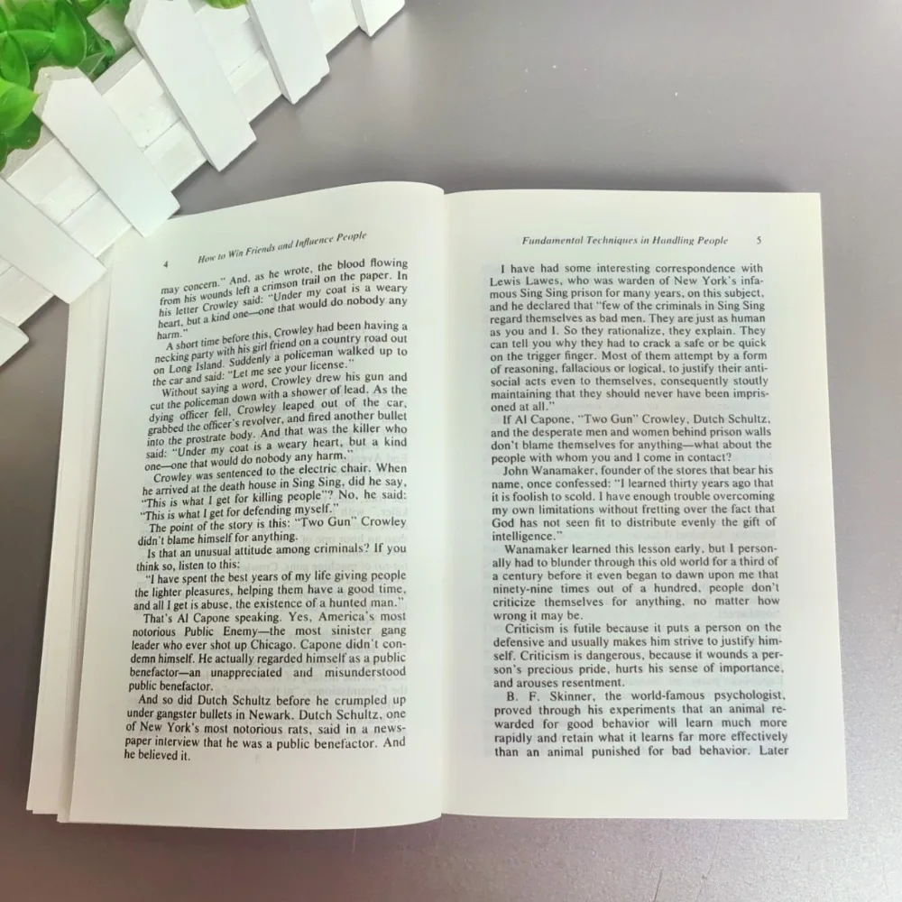 How to Win Friends and Influence People Dale Carnegie Book Interpersonal Communication EQ Self Help Personal Growth Reading Book