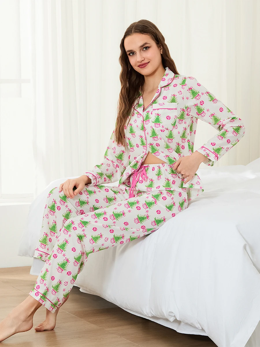 Set piyama natal wanita mode baru, kemeja lengan panjang motif rusa/pohon/karangan bunga dengan celana pakaian tidur