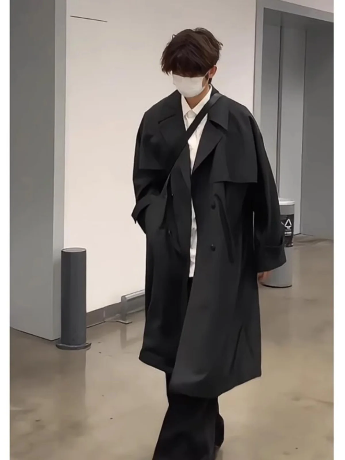 

Мужская ветровка средней длины в корейском стиле, осенняя модная куртка выше колена, повседневное пальто, стильная двубортная модель