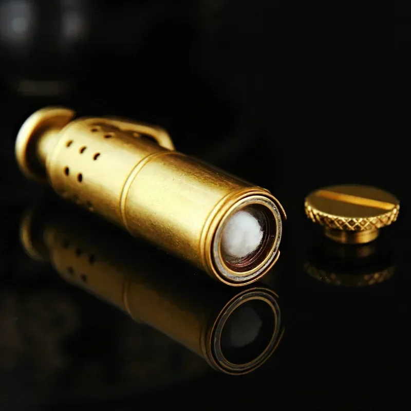 Personality Retro Brass Kerosene Lighter Creative Nostalgic Windproof Grinding Wheel Lighter Men\'s Gadget Accessories