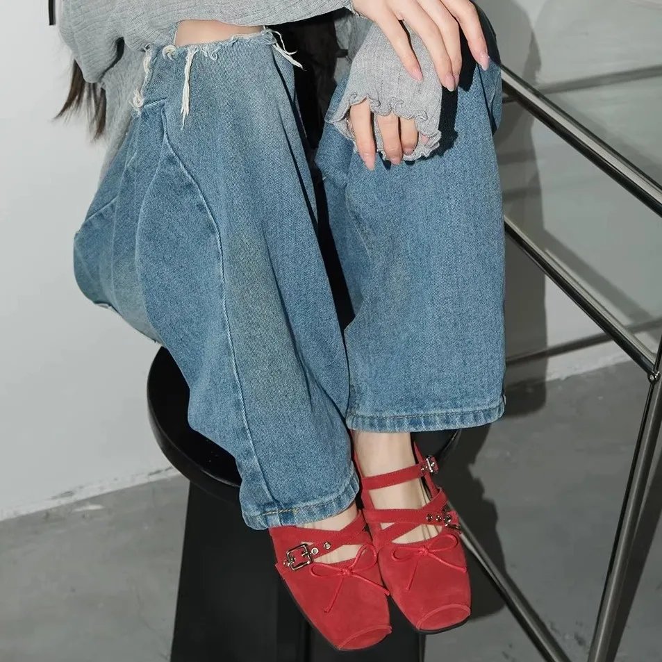 

Женские балетки на плоской подошве с красным бантом в стиле ретро, весна-лето, кожаные лоферы во французском стиле, туфли на низком каблуке с заклепками