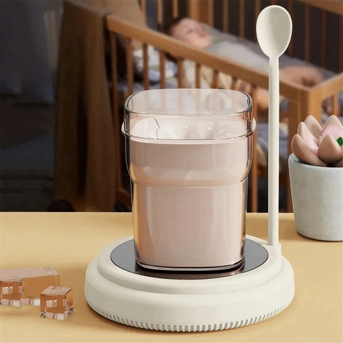 

Rechargeable Magnetic Milk Shaker Electric Coffee Blender Baby Milk Shaker Smart Wine Decanter(Ivory)