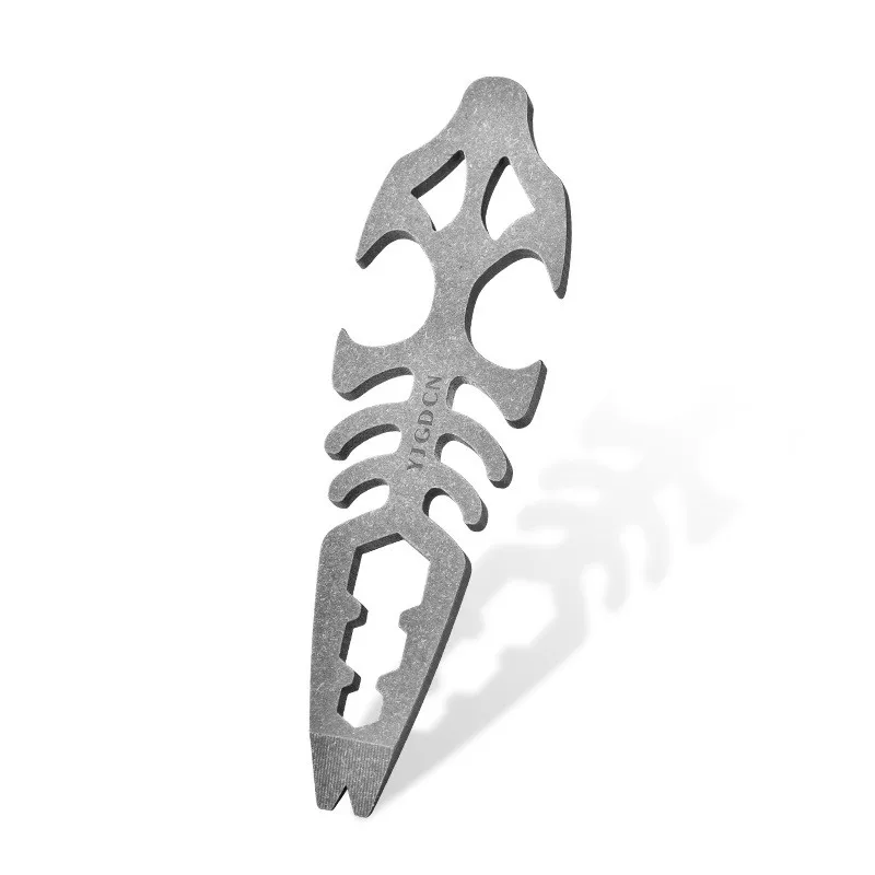 Titanium Alloy EDC Crowbar Fish Bone Shape Pry Bar with Necklace Keychain Gift Multifunctional EDC Survival Tool Bottle Opener