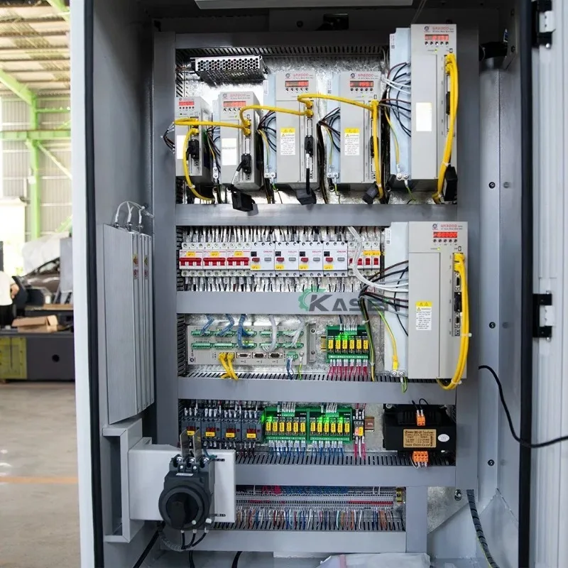 الصين آلة طحن CNC المعادن الثقيلة Vmc855 مركز التصنيع الآلي