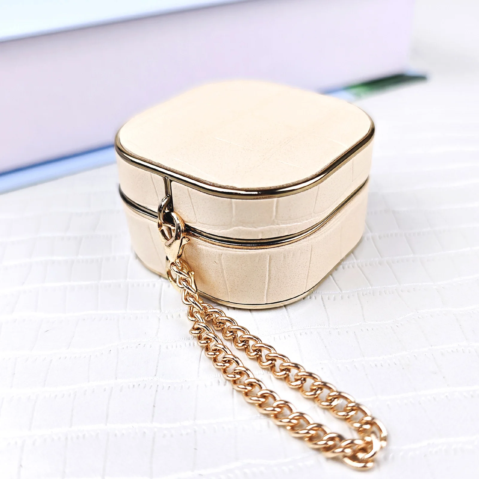 حافظات سماعات أذن جلدية بنمط التمساح، مناسبة لحافظات سماعات الأذن بسوار Galaxy Buds 3/3 Pro Buds/Core/2/2Pro/Pro/Live/FE