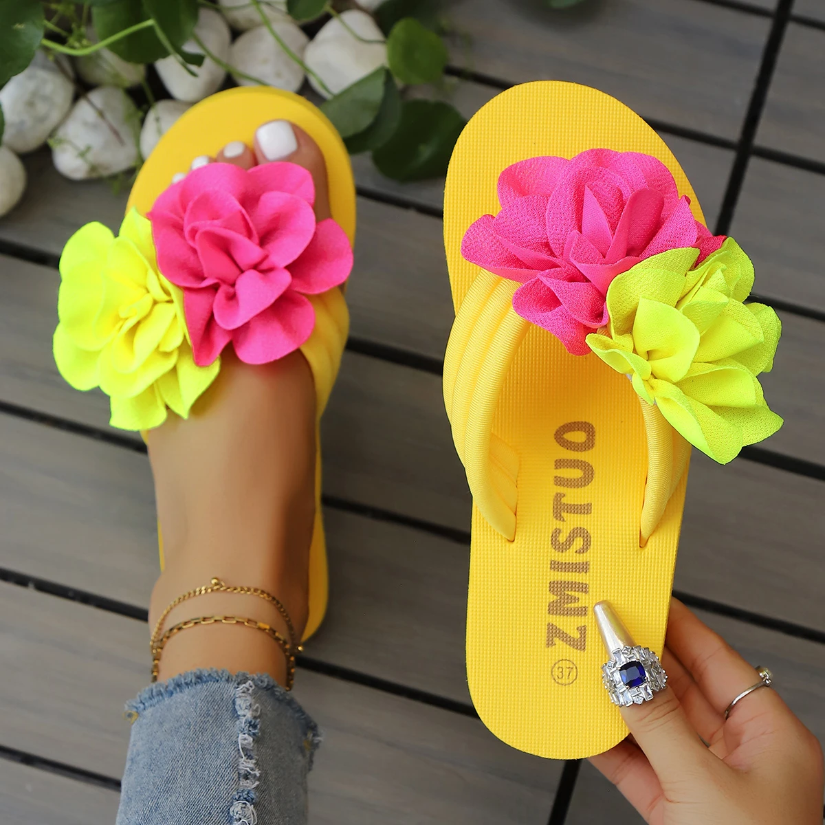 

Women Floral Flip Flops Slip on Vacation Style Slippers Summer Platform Sandals Solid Color Casual Shoes Women Slides Women