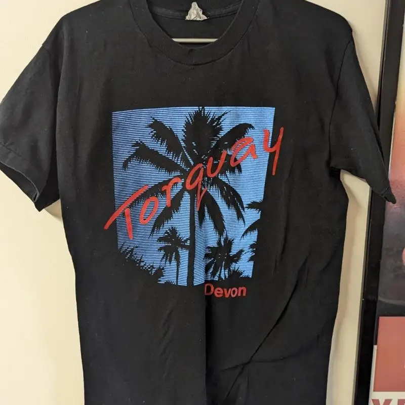 تي شيرت كلاسيكي من التسعينيات من Miami Beach Vice City Torquay مقاس متوسط - نجوم الشاشة 90s