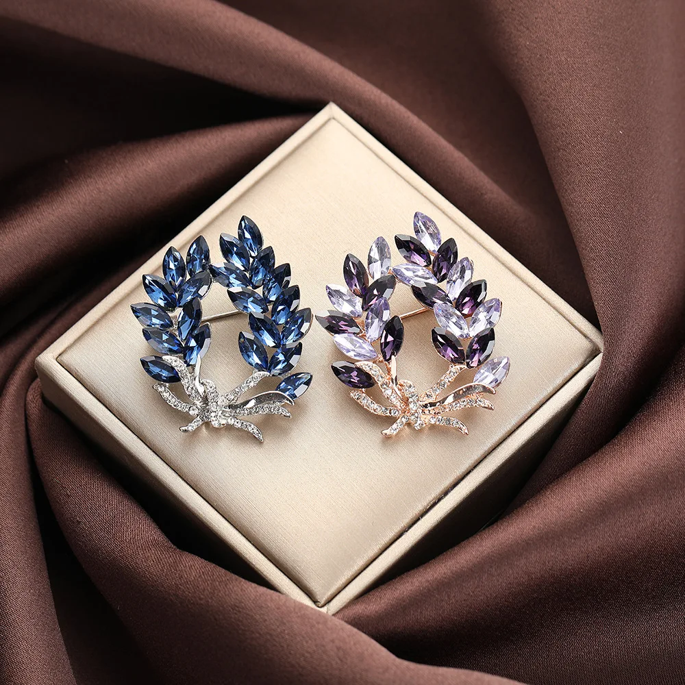 

Luxury Colorful Zircon Brooch For Women Niche High Sense Elegant Suit Coat Lapel Pin Fashion Light Luxury Jewelry Accessories