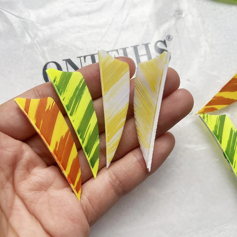 50PCS/lot 2Inch Archery Feathers Shield Cut Fletches Color Ink Painting Arrow Feather DIY Accessories Hunting Shooting